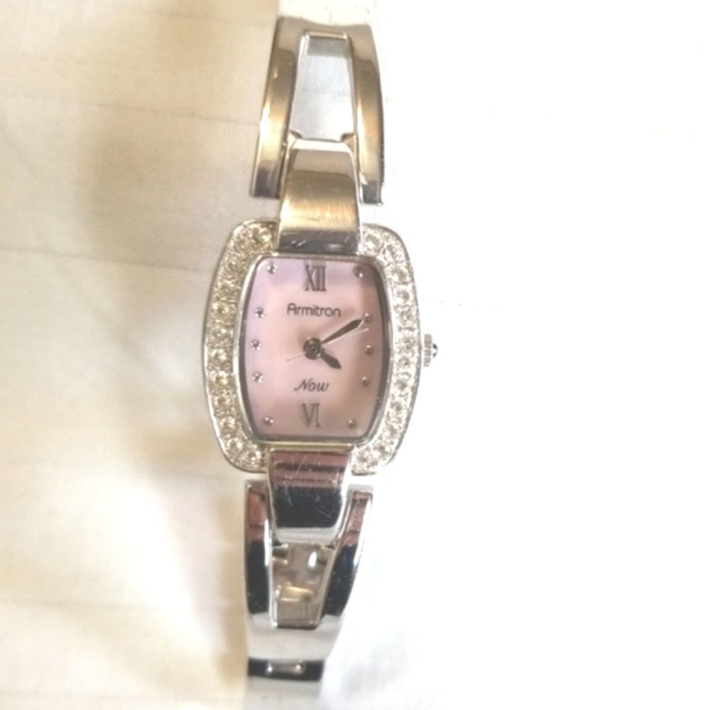 Vintage Amitron Now Silver Crystal Watch